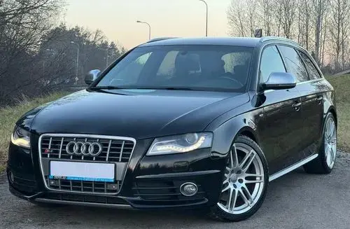 AUDI S4 