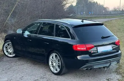 AUDI S4 