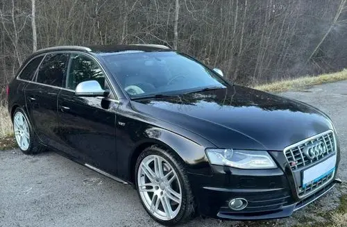 AUDI S4 