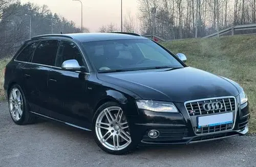 AUDI S4 