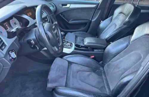 AUDI S4 