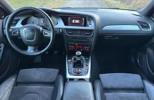 AUDI S4 
