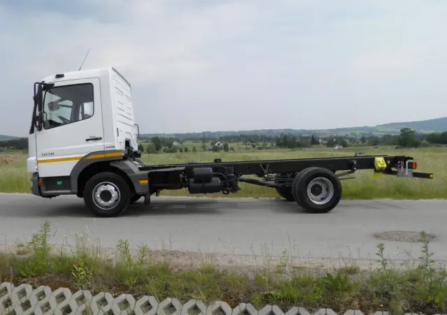 MERCEDES-BENZ ATEGO 1018 RAMA LAWETA NAJAZD POD ZABUDOWĘ STAN IDEALNY SALON POLSKA I-WŁAŚCICIEL 2012R MAŁY PRZEBIEG 