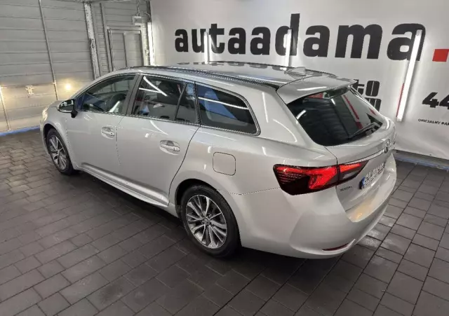 TOYOTA Avensis 