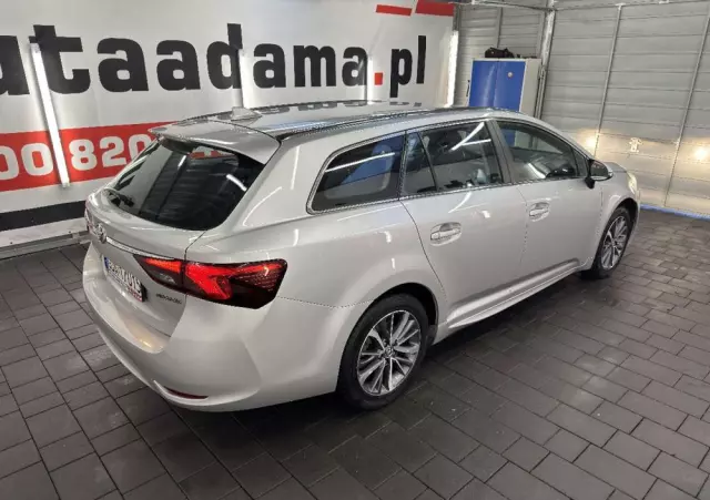 TOYOTA Avensis 
