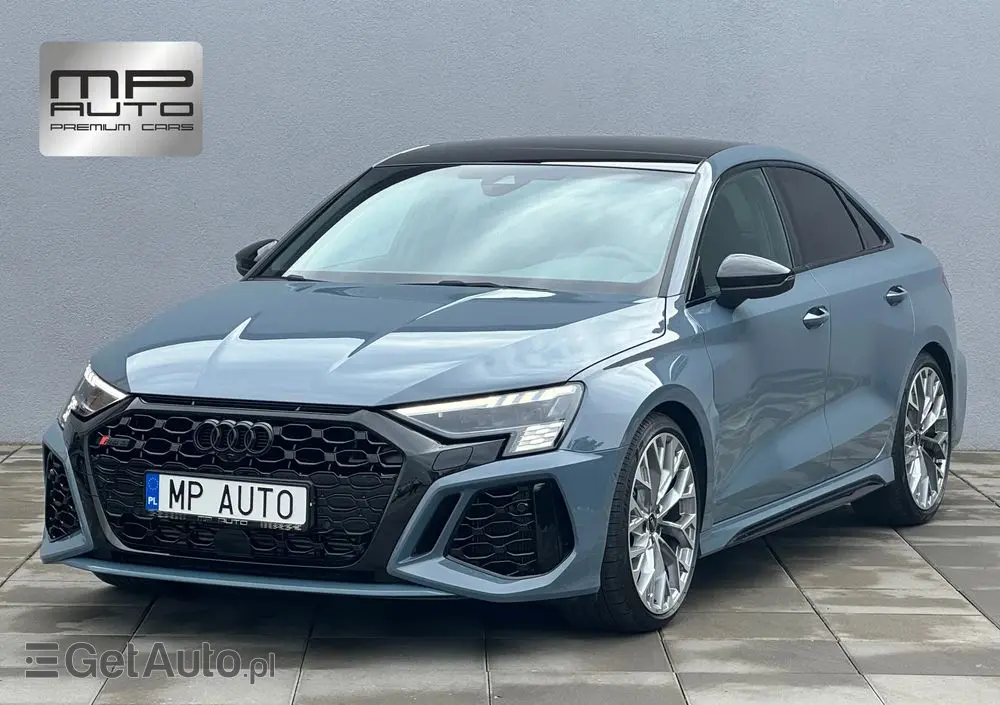 AUDI RS3 Limousine 