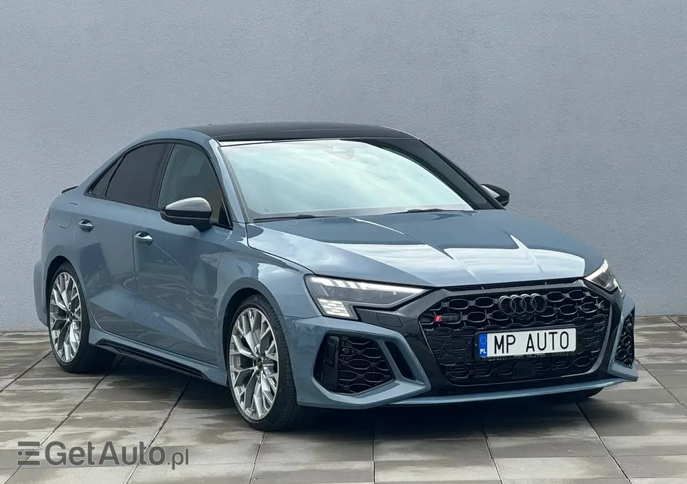 AUDI RS3 Limousine 