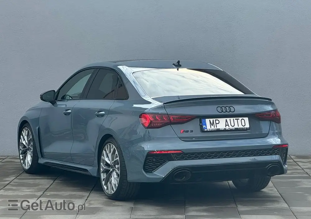 AUDI RS3 Limousine 