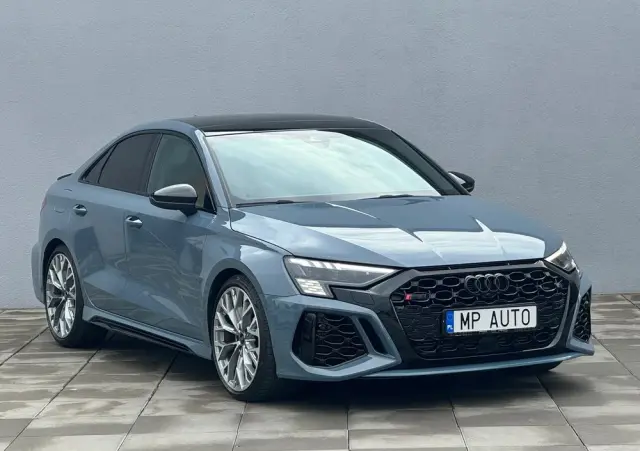 AUDI RS3 Limousine 