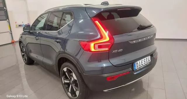 VOLVO XC 40 D4 AWD Geartronic Inscription