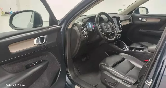 VOLVO XC 40 D4 AWD Geartronic Inscription