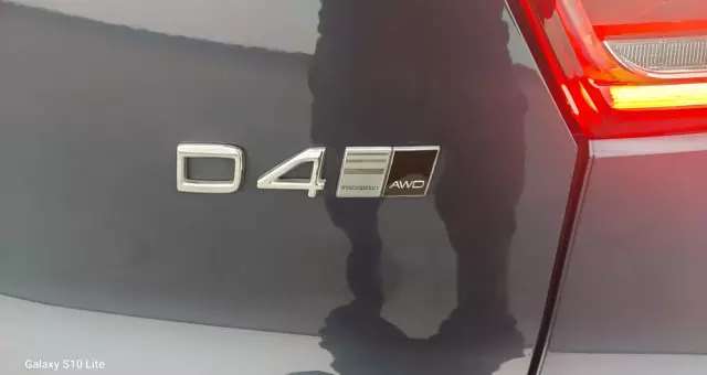 VOLVO XC 40 D4 AWD Geartronic Inscription