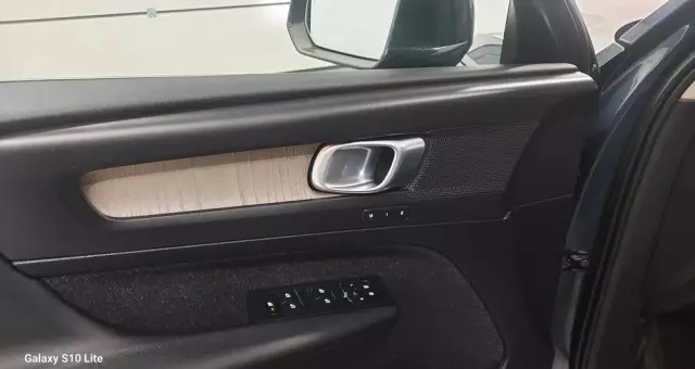 VOLVO XC 40 D4 AWD Geartronic Inscription