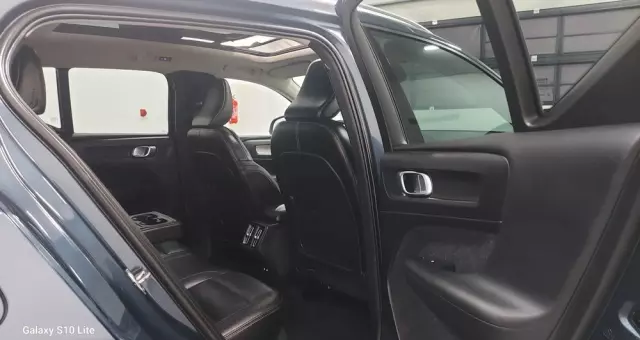 VOLVO XC 40 D4 AWD Geartronic Inscription