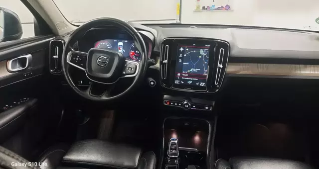 VOLVO XC 40 D4 AWD Geartronic Inscription