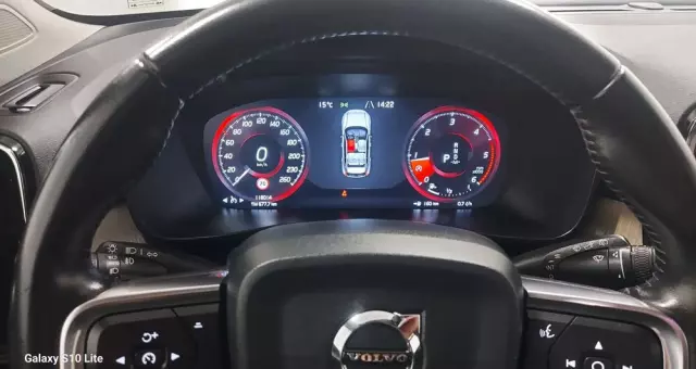 VOLVO XC 40 D4 AWD Geartronic Inscription