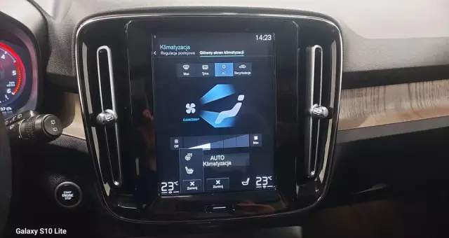 VOLVO XC 40 D4 AWD Geartronic Inscription