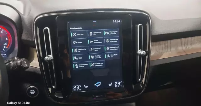 VOLVO XC 40 D4 AWD Geartronic Inscription