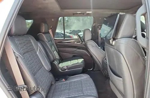 CADILLAC Escalade 