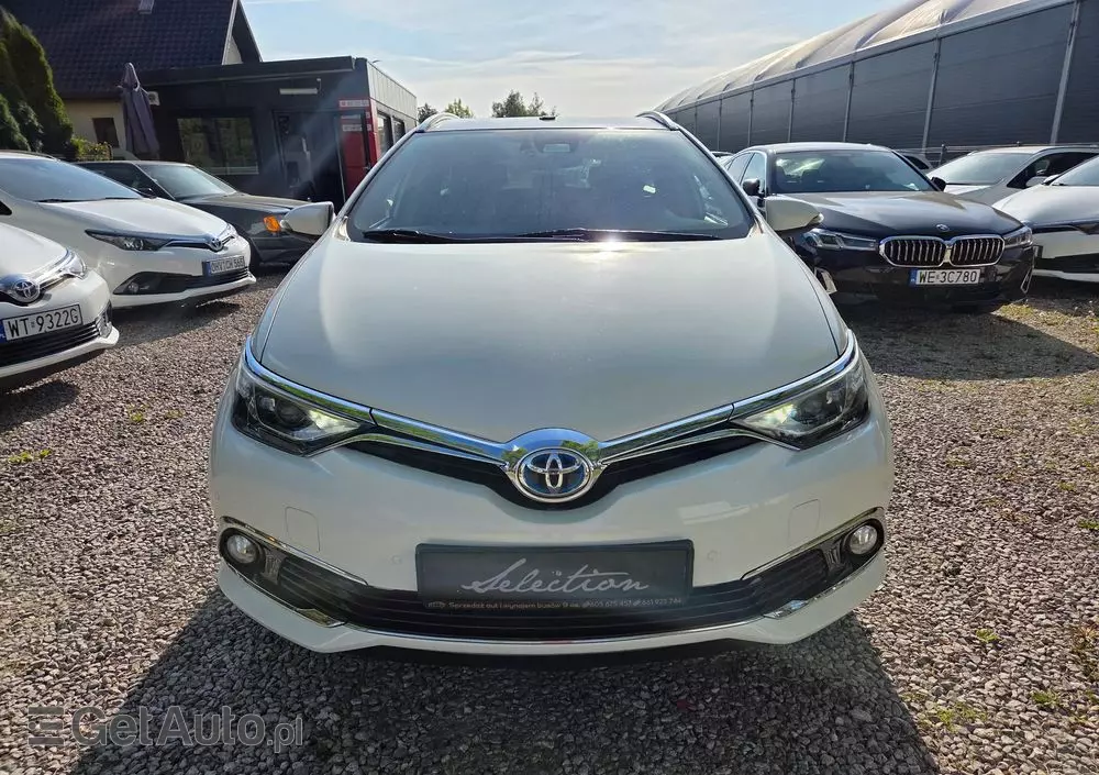 TOYOTA Auris 1.8 VVT-i Hybrid Automatik Executive