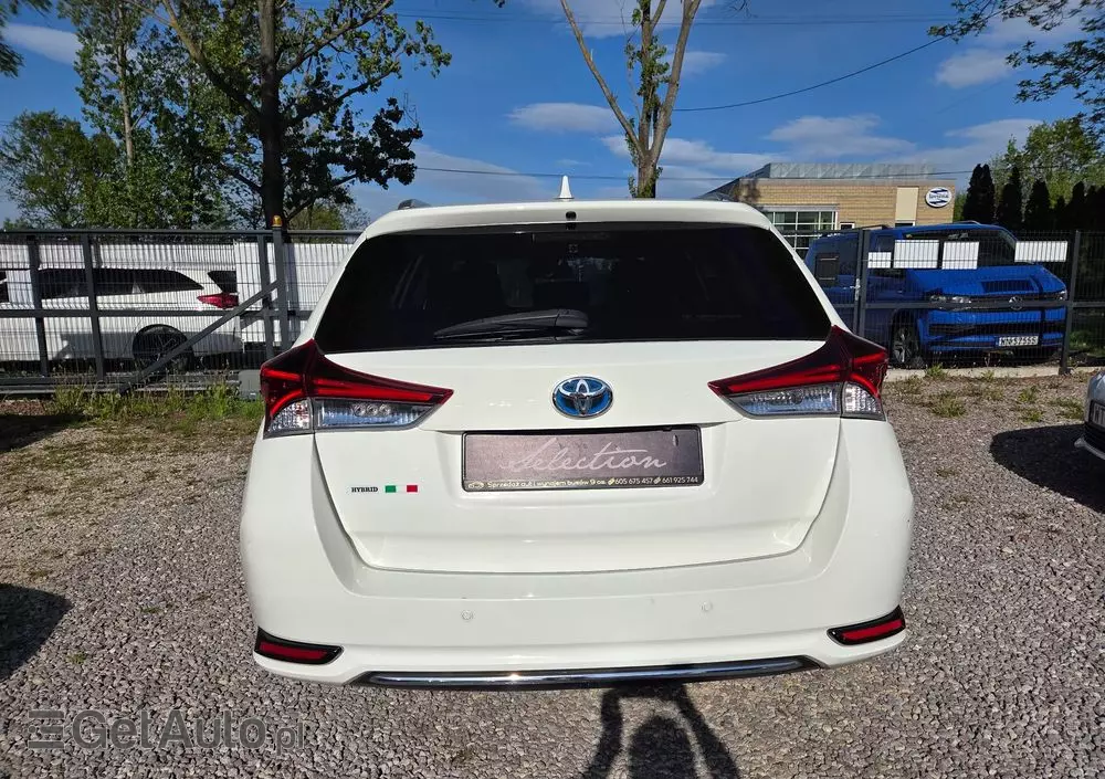TOYOTA Auris 1.8 VVT-i Hybrid Automatik Executive