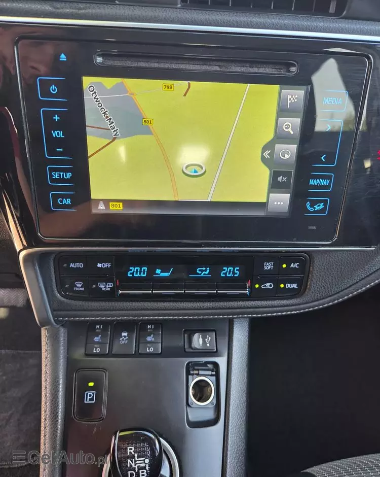 TOYOTA Auris 1.8 VVT-i Hybrid Automatik Executive