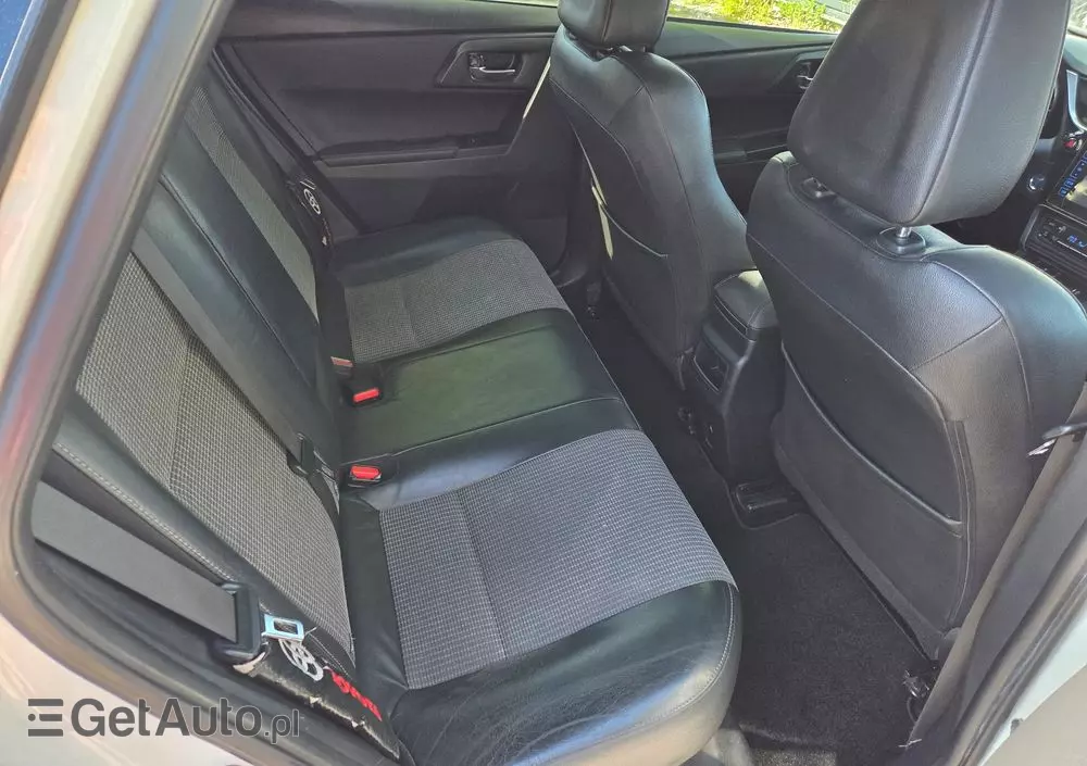 TOYOTA Auris 1.8 VVT-i Hybrid Automatik Executive