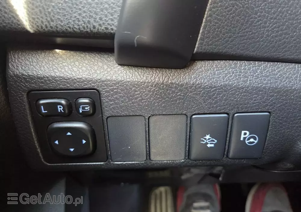 TOYOTA Auris 1.8 VVT-i Hybrid Automatik Executive