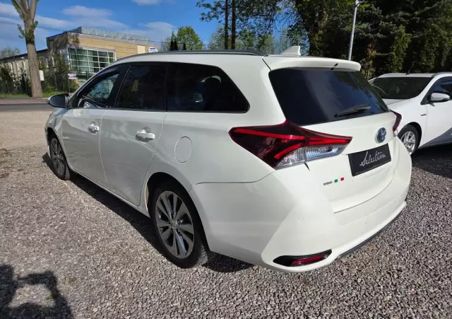 TOYOTA Auris 1.8 VVT-i Hybrid Automatik Executive