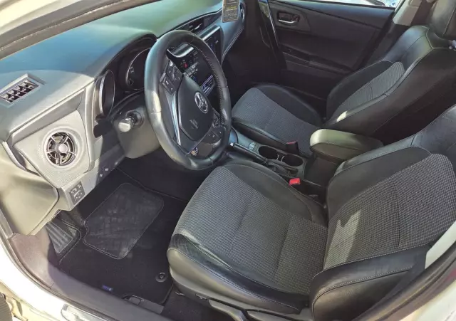 TOYOTA Auris 1.8 VVT-i Hybrid Automatik Executive