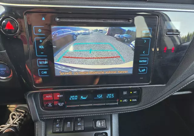 TOYOTA Auris 1.8 VVT-i Hybrid Automatik Executive