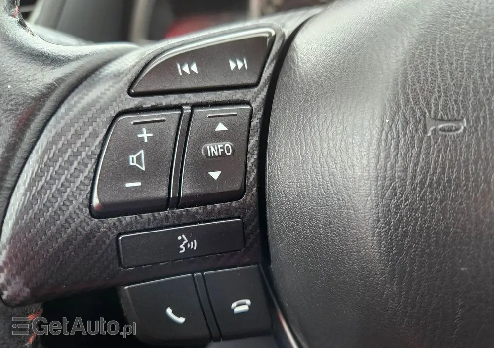 MAZDA 3 SKYACTIV-G 120 Exclusive-Line