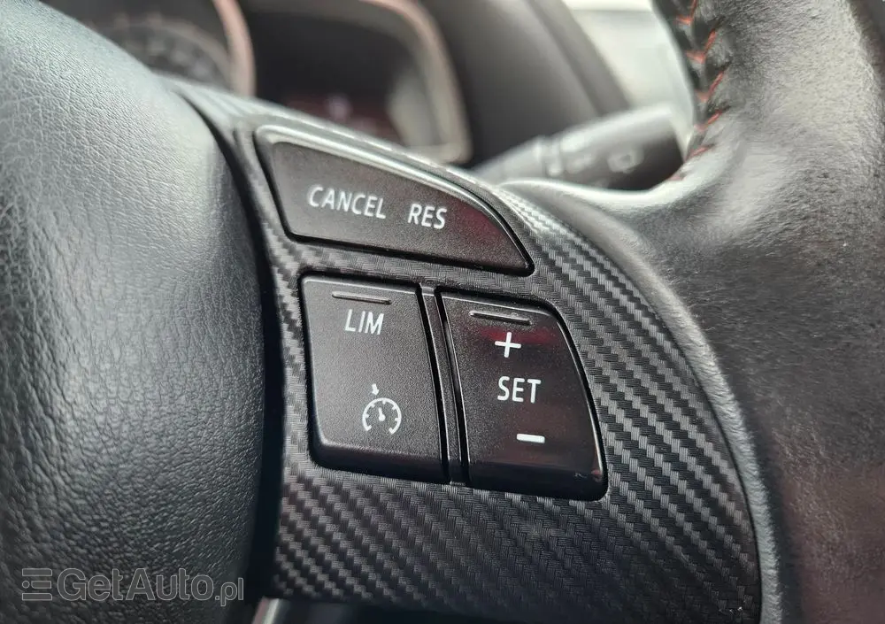 MAZDA 3 SKYACTIV-G 120 Exclusive-Line