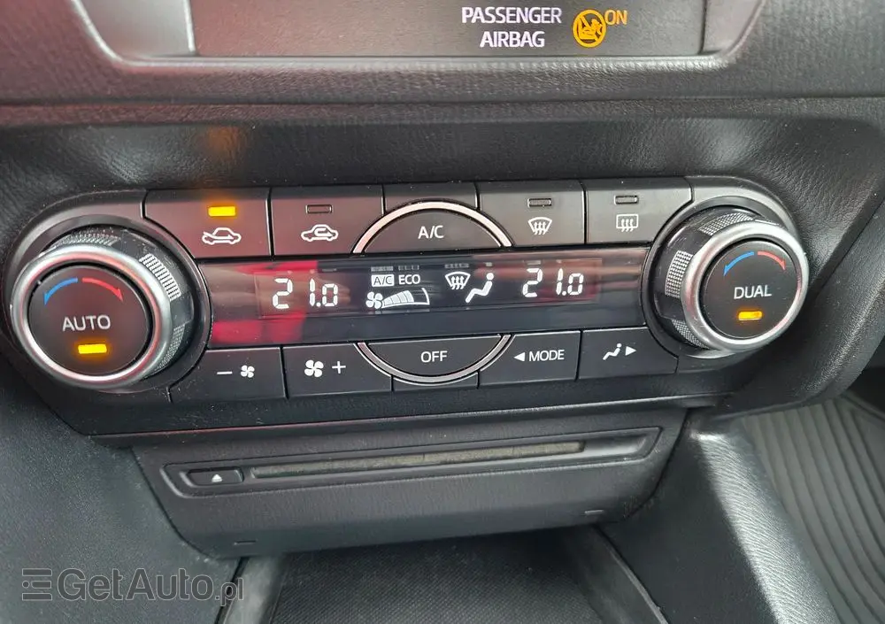 MAZDA 3 SKYACTIV-G 120 Exclusive-Line