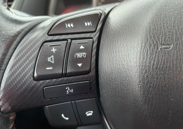 MAZDA 3 SKYACTIV-G 120 Exclusive-Line