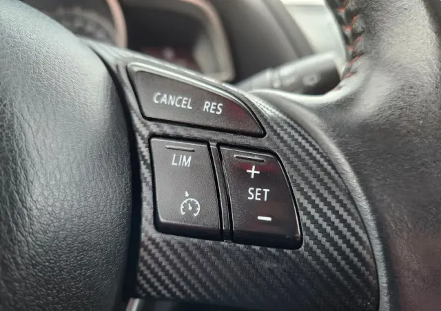 MAZDA 3 SKYACTIV-G 120 Exclusive-Line