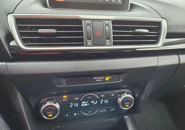 MAZDA 3 SKYACTIV-G 120 Exclusive-Line