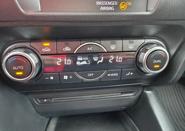 MAZDA 3 SKYACTIV-G 120 Exclusive-Line