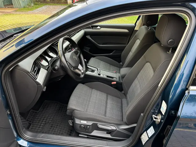 VOLKSWAGEN Passat Business DSG