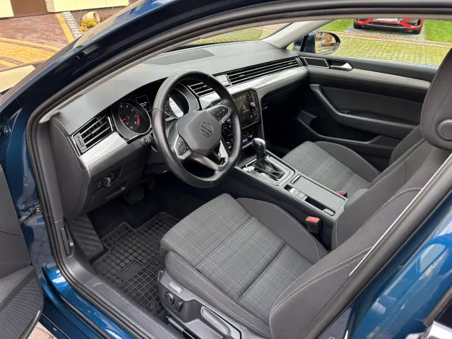 VOLKSWAGEN Passat Business DSG