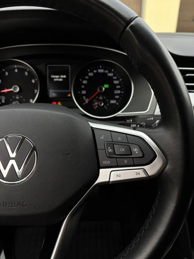 VOLKSWAGEN Passat Business DSG