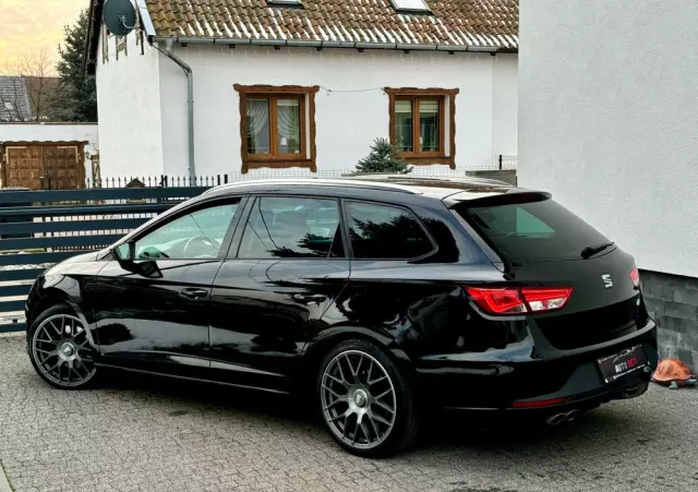 SEAT Leon ST 2.0 TDI DPF DSG FR