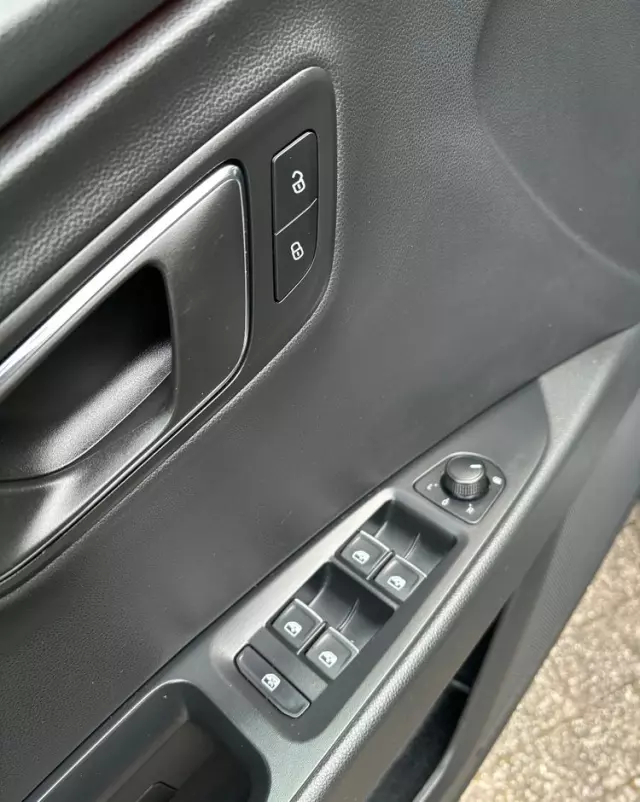 SEAT Leon ST 2.0 TDI DPF DSG FR