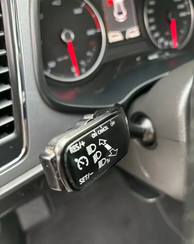 SEAT Leon ST 2.0 TDI DPF DSG FR