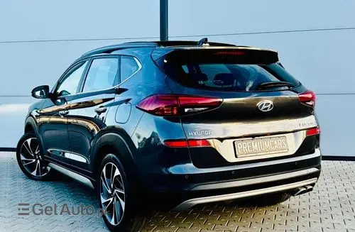 HYUNDAI Tucson 