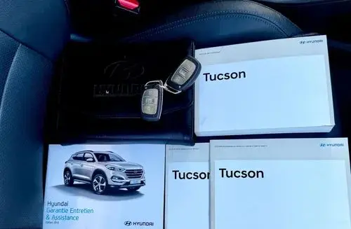 HYUNDAI Tucson 