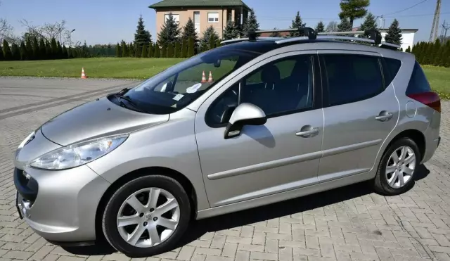 PEUGEOT 207 