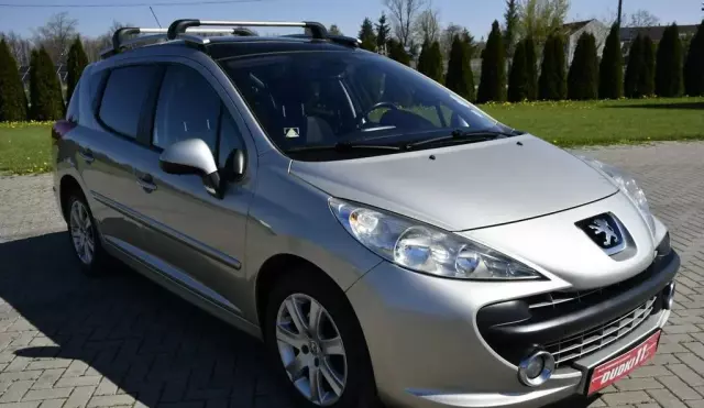 PEUGEOT 207 