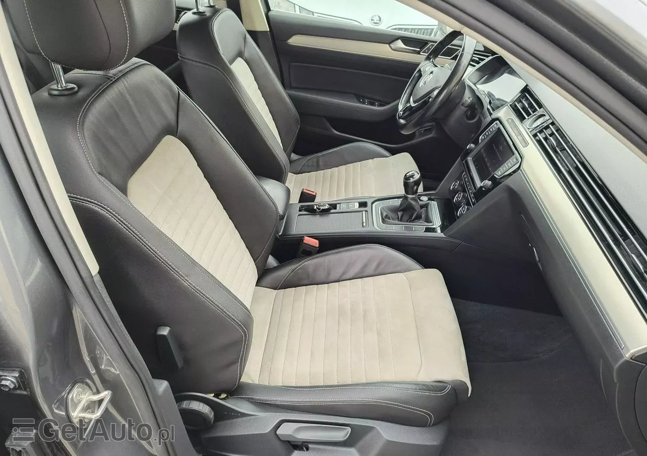 VOLKSWAGEN Passat Variant 2.0 TDI (BlueMotion Technology) Comfortline