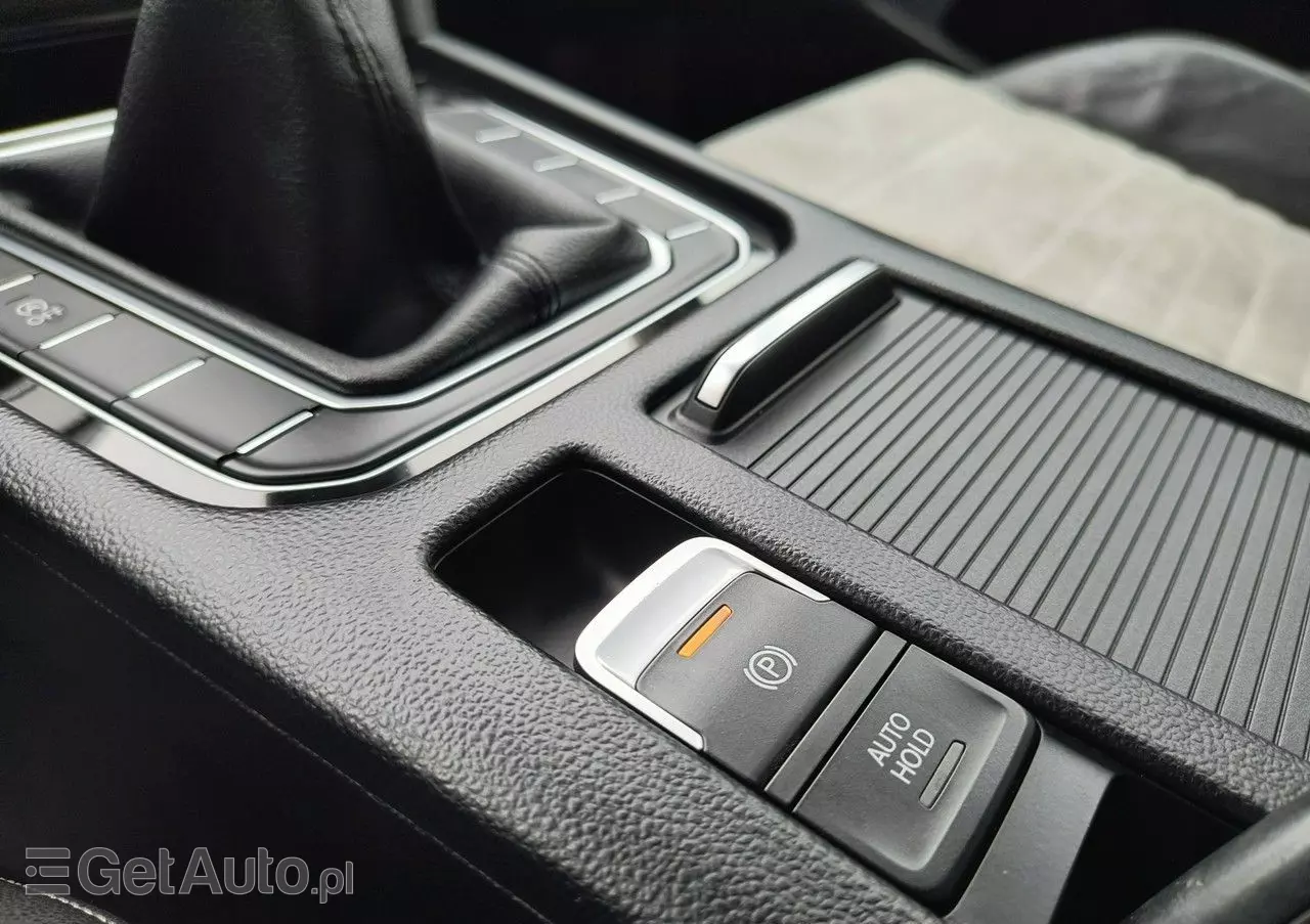 VOLKSWAGEN Passat Variant 2.0 TDI (BlueMotion Technology) Comfortline